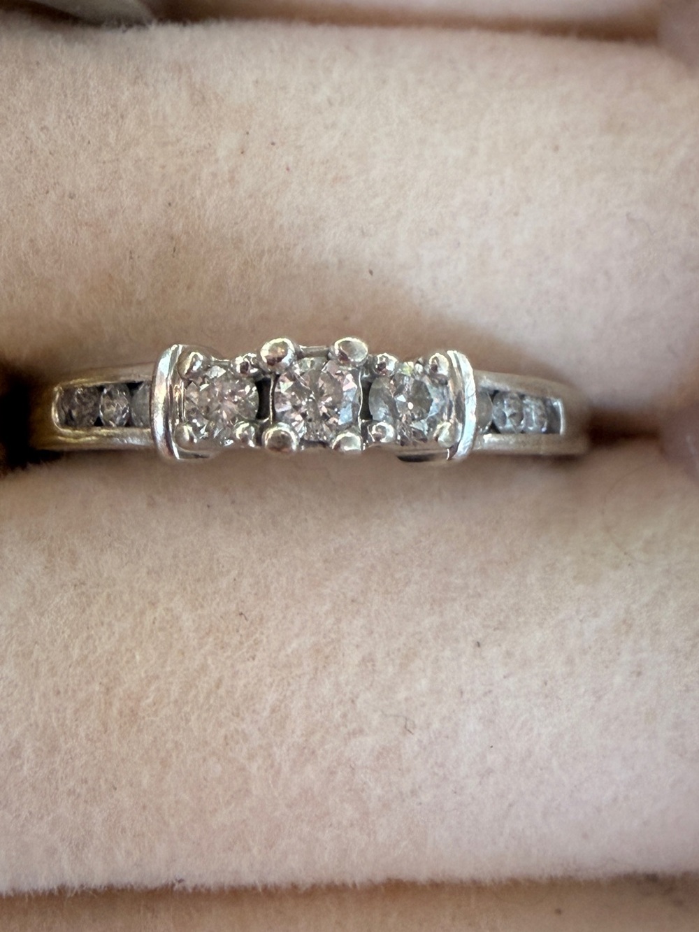 10kt White Gold Diamond Trilogy Ring Sz 7